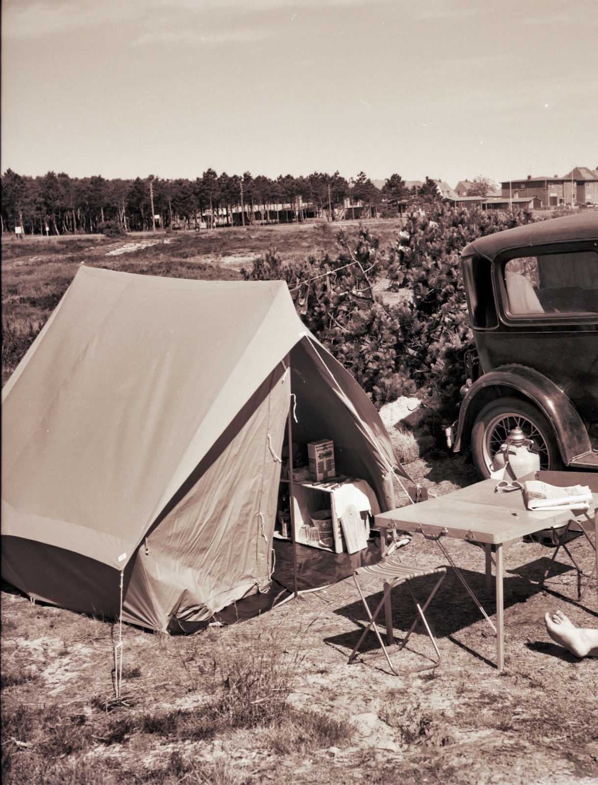 Ivan på ferie med Karen i telt i Grenå 1960